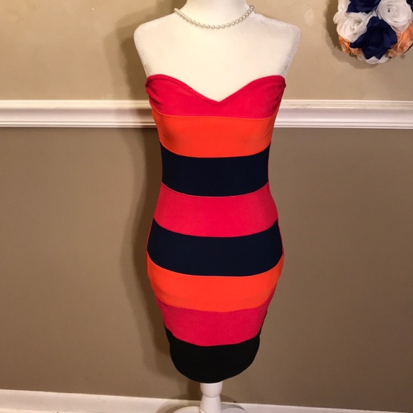 Charlotte Russe Dresses & Skirts - Charlotte Russe color block bodycon zipper dress